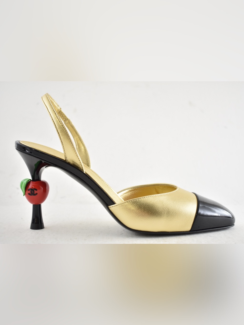Chanel 26A Metiers Blazy Gold Black Red Apple Sling CC Slingback Heel Pump 38 - Picture 2 of 16